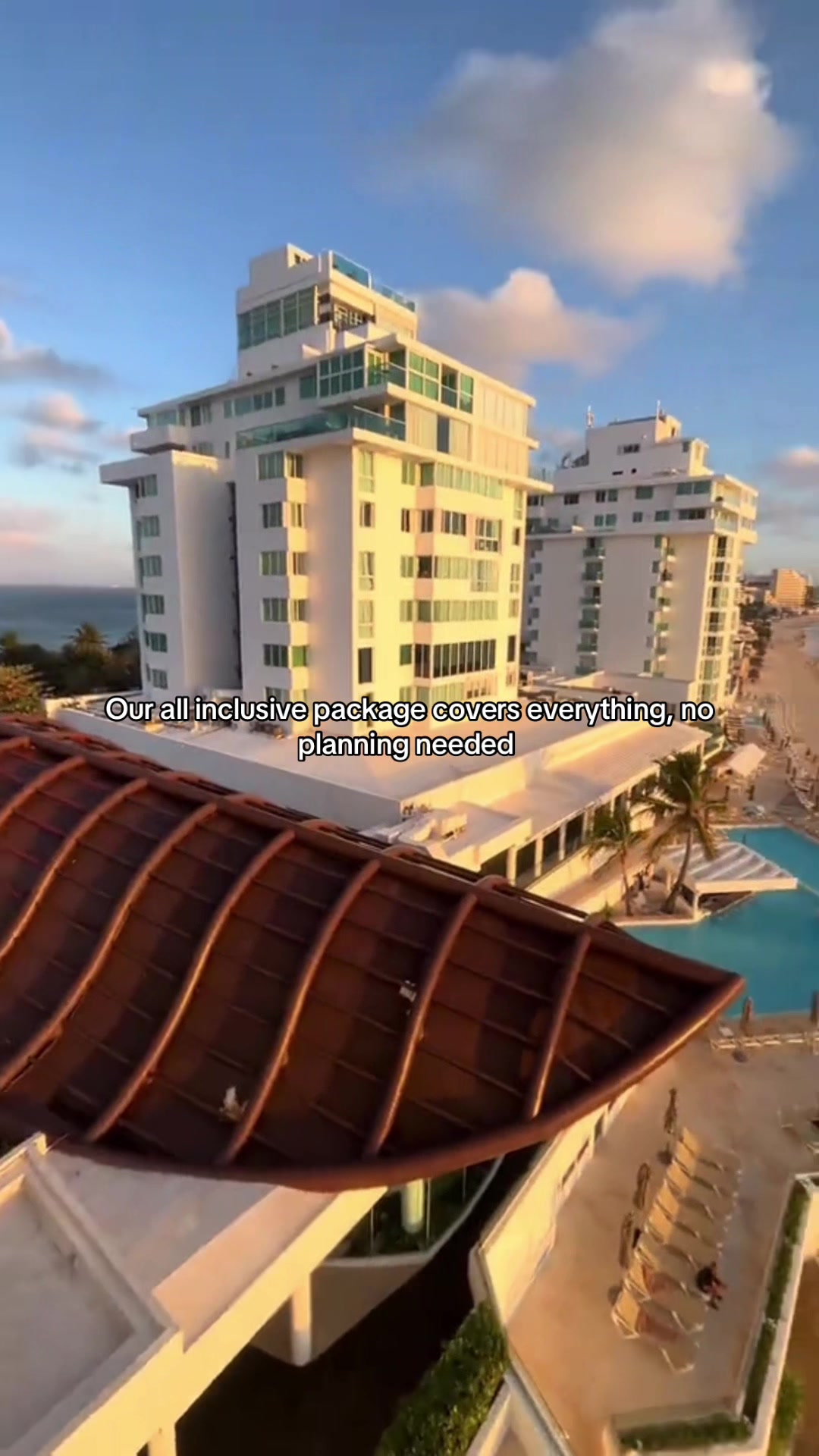 Feeling stressed lately? Maybe it’s time to unwind in Cancún, where every day feels like summer. Our all-inclusive package covers food, drin