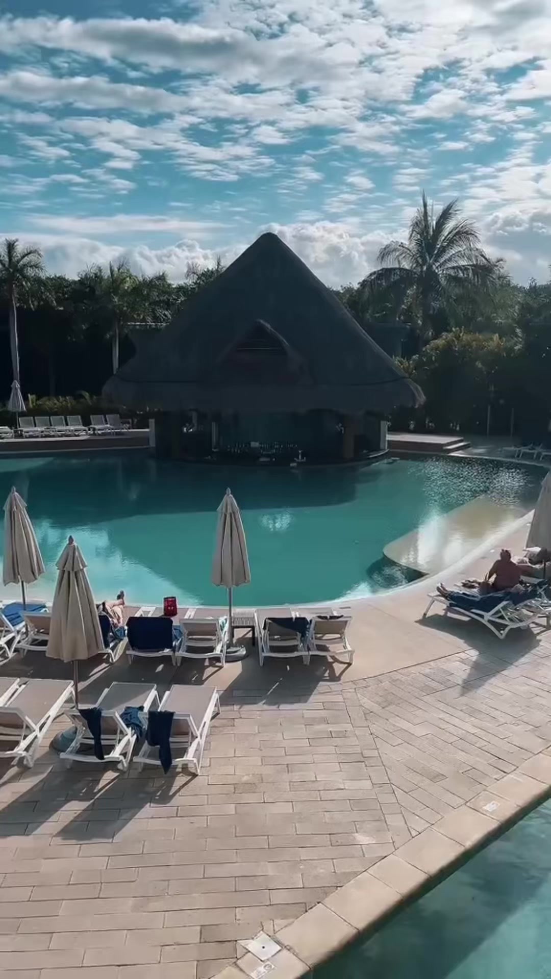 Canadians and US, If Cancun has been on your bucket list… this is your sign. We still have discounted stays at beachfront resorts in Cancun,