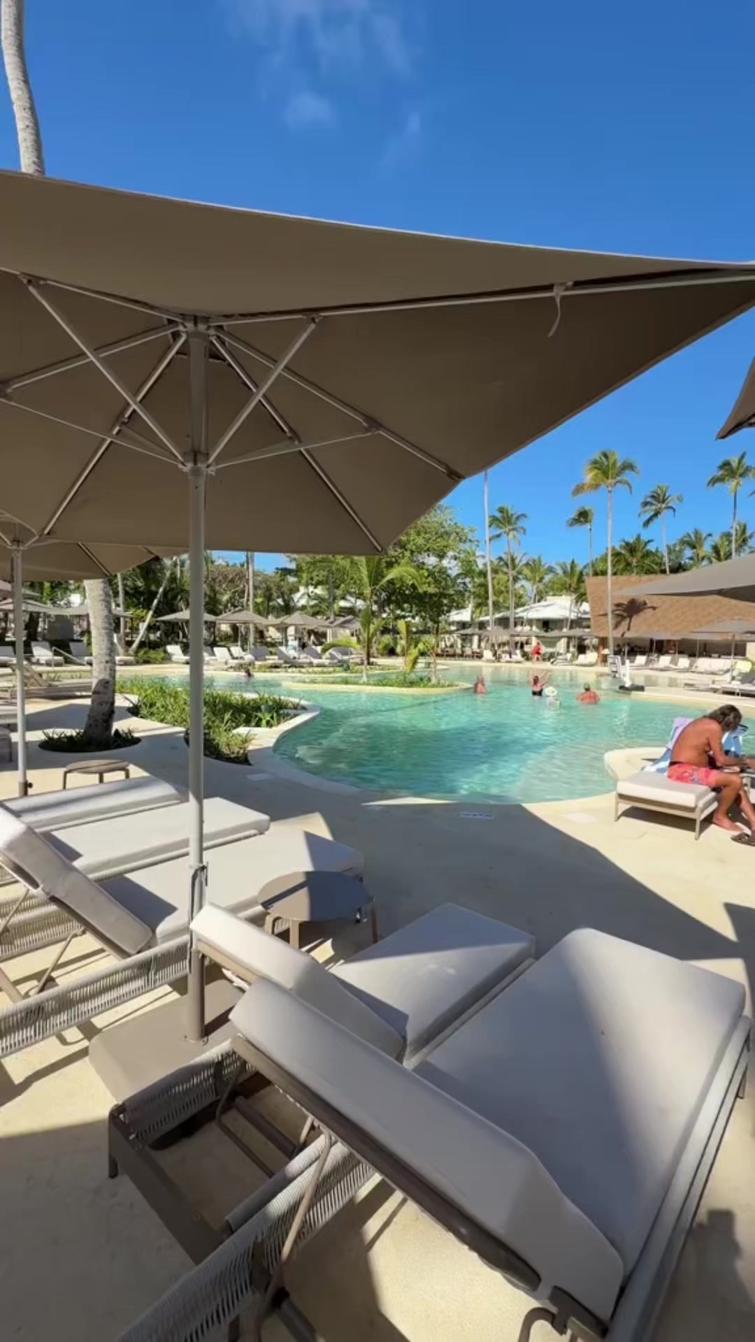 US and Canadians, if you’ve never been to Cancun… this is your chance. You might want to check out these resort stays we still have availabl