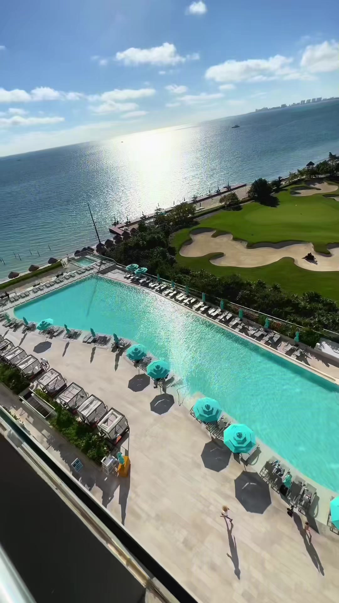 Canadians and US, this is your sign to take that vacation you’ve been putting off. Cancun all-inclusive resorts take care of everything: foo